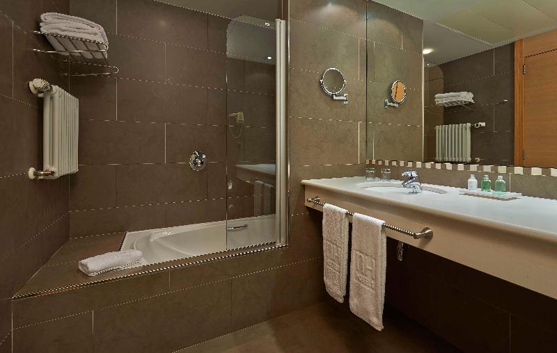 חדר סטנדרט לשלושה, NH Andorra La Vella