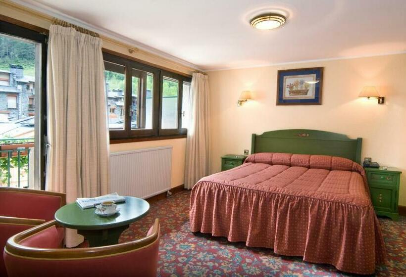 Номер Стандарт Трехместный, Rutllan & Spa