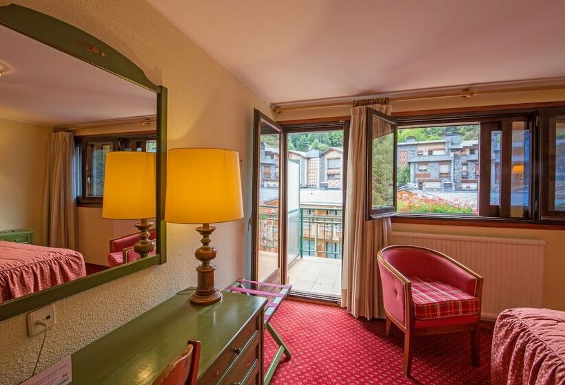 Номер Стандарт Трехместный, Rutllan & Spa