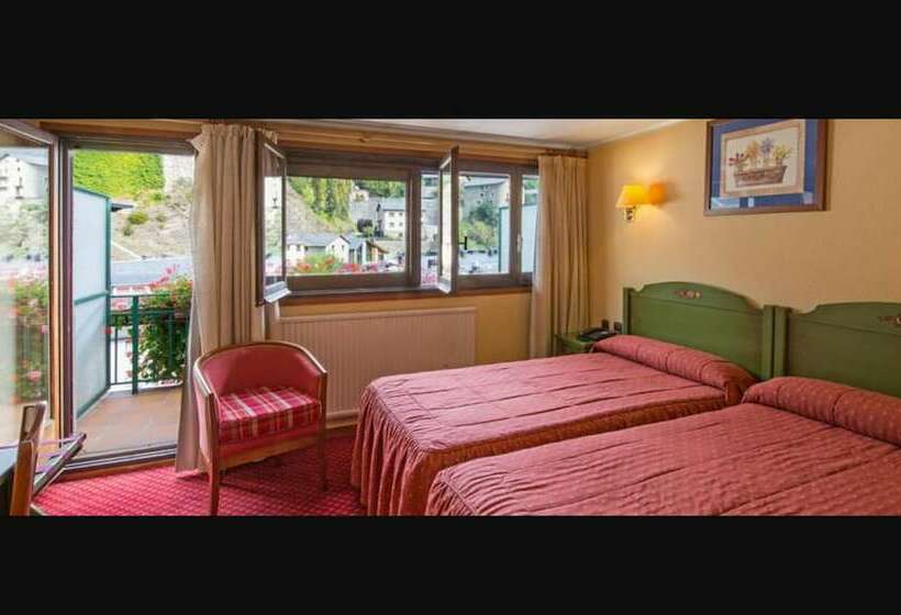 Номер Стандарт Трехместный, Rutllan & Spa