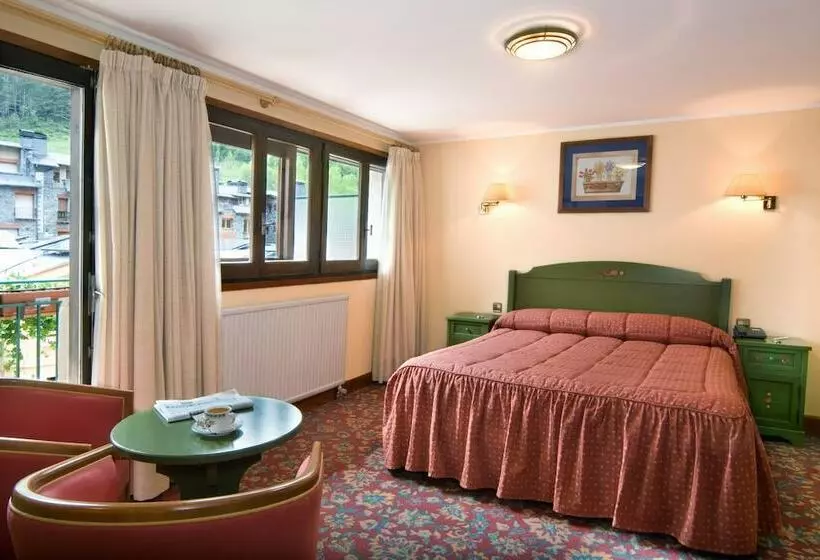 اتاق استاندارد با چشمانداز باغ, Rutllan & Spa