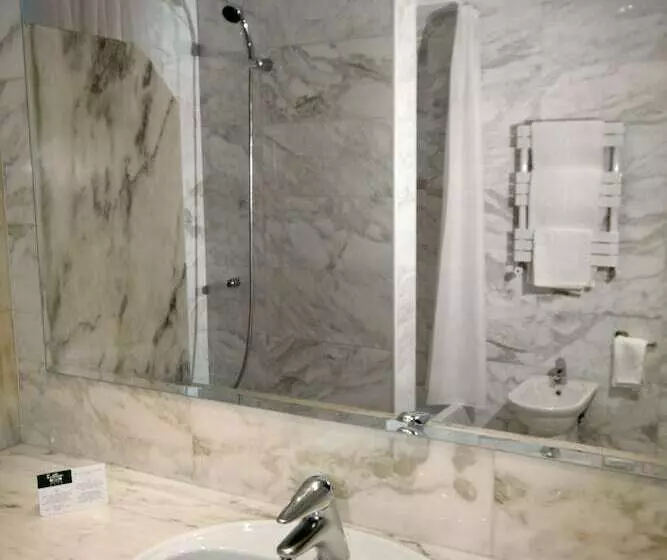 اتاق استاندارد با چشمانداز باغ, Rutllan & Spa
