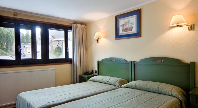 Номер Стандарт Трехместный, Rutllan & Spa