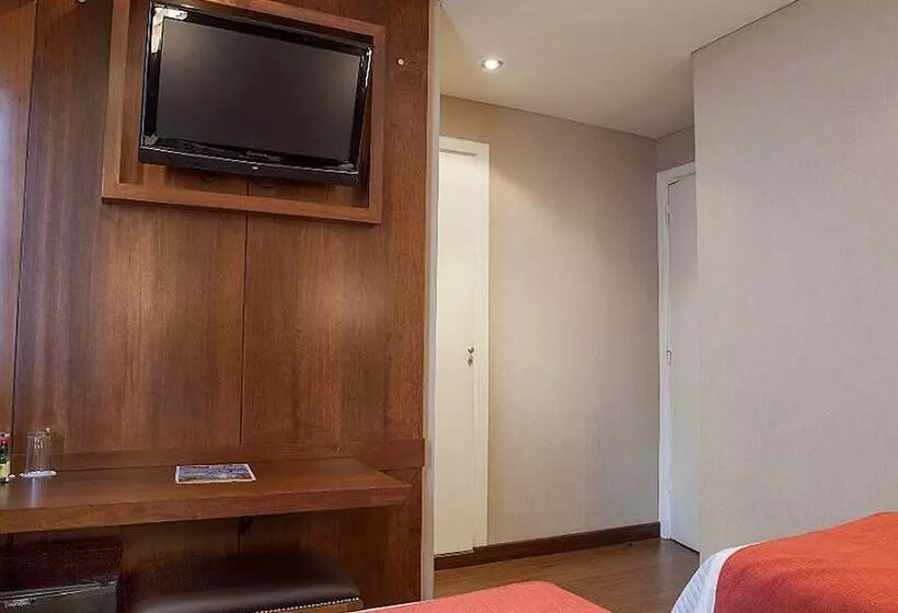 اتاق استاندارد سه نفره, Waldorf