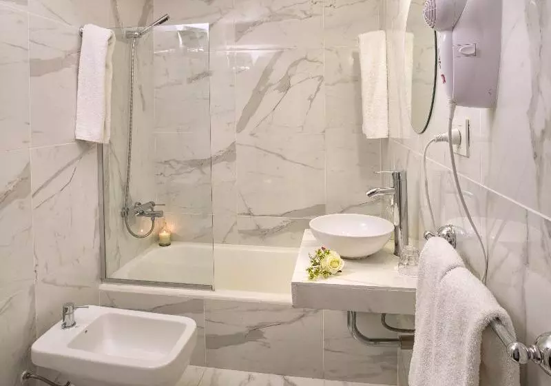 اتاق سوپریور, Waldorf