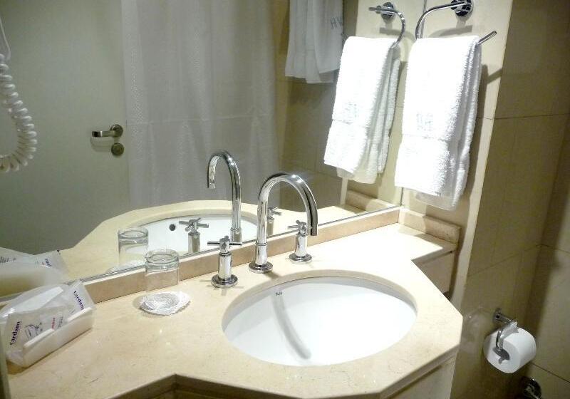 اتاق استاندارد سه نفره, Waldorf