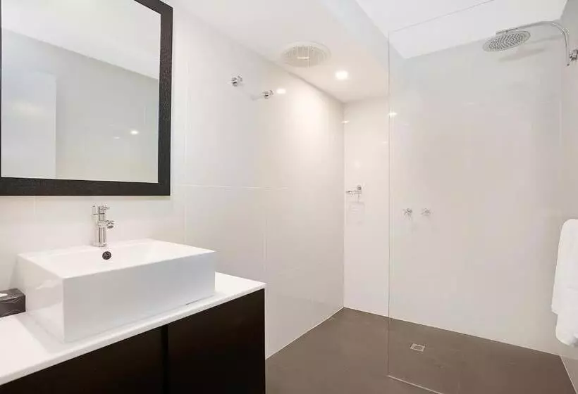 استودیو خانوادگی, Mid City Motel Warrnambool