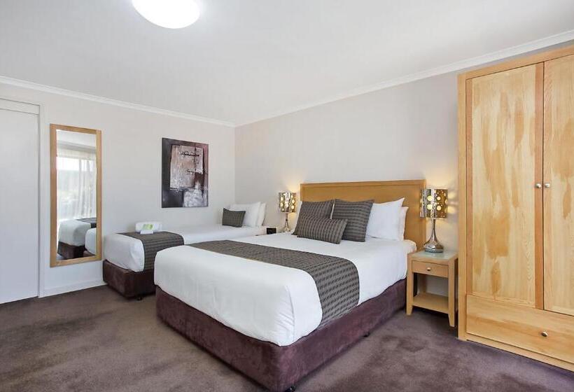 스탠다드 스튜디오, Mid City Motel Warrnambool