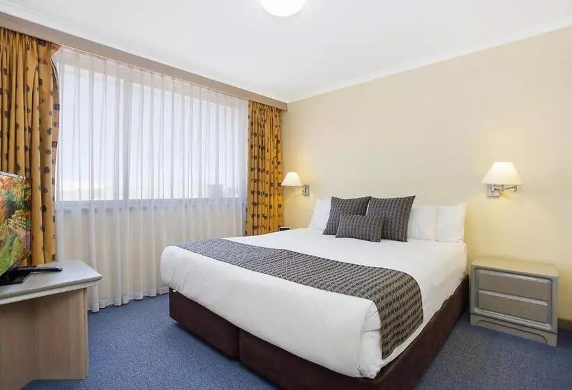 Deluxe Suite King Bed, Mid City Motel Warrnambool
