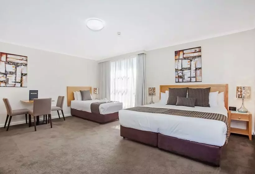 اتاق خانوادگی, Mid City Motel Warrnambool
