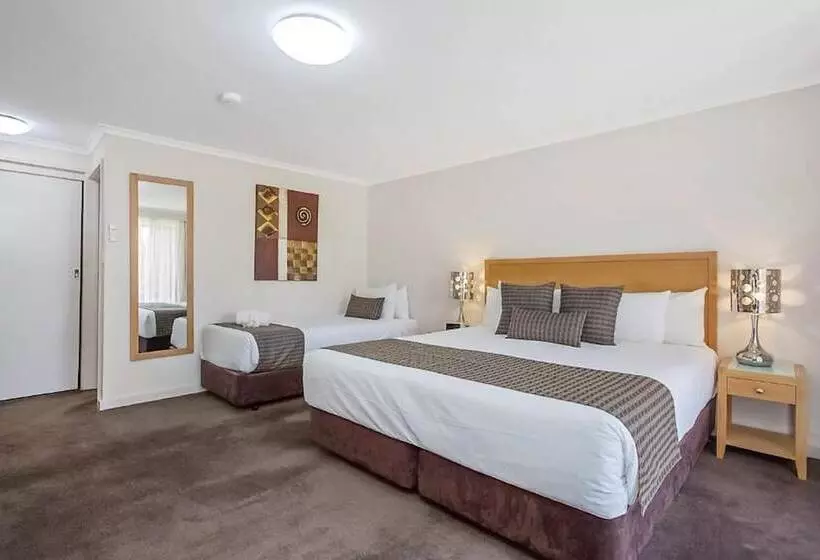 اتاق خانوادگی, Mid City Motel Warrnambool