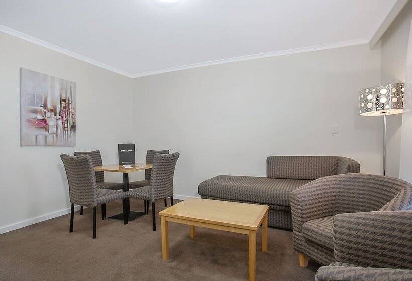 جناح عائلي, Mid City Motel Warrnambool