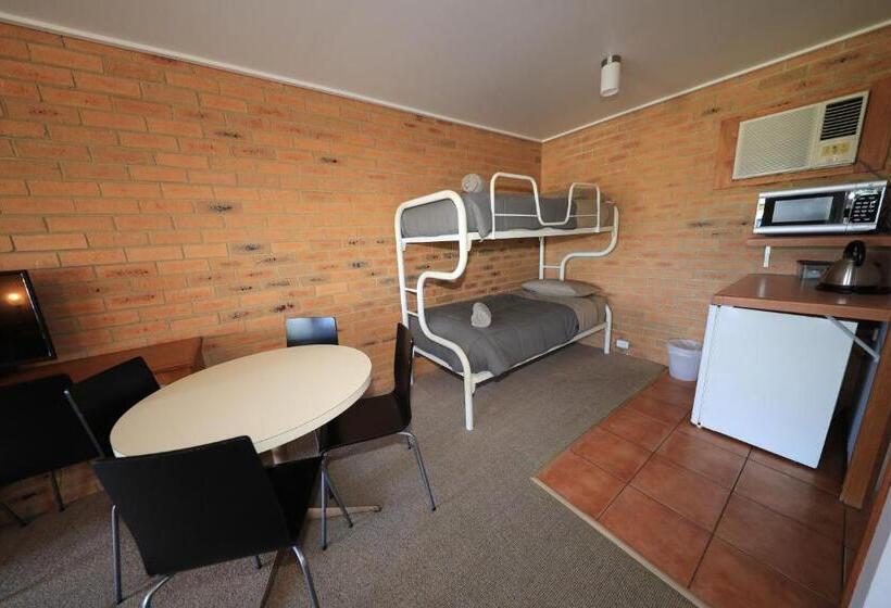 חדר משפחתי, Quays Motel San Remo