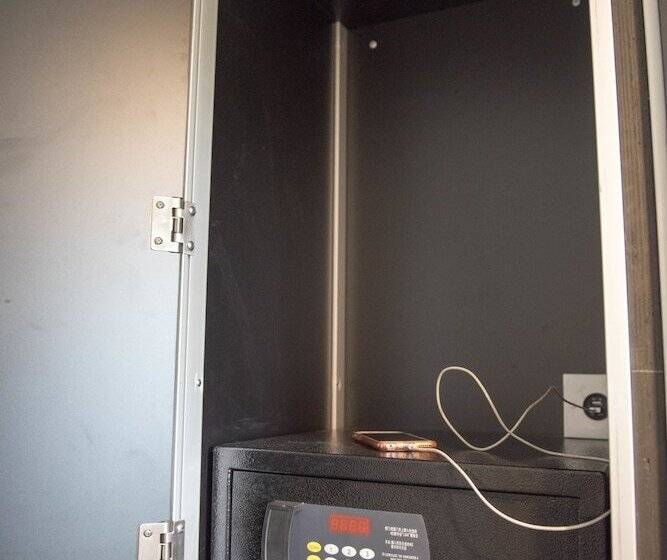 共用房间的床, Bunk Surfers Paradise International Backpacker Hostel