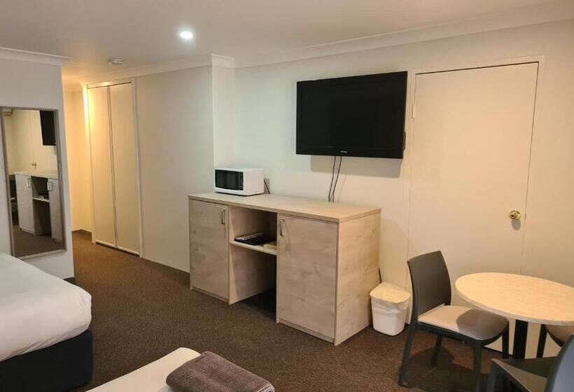 סוויטה עם ג'קוזי, Tea Gardens Motel