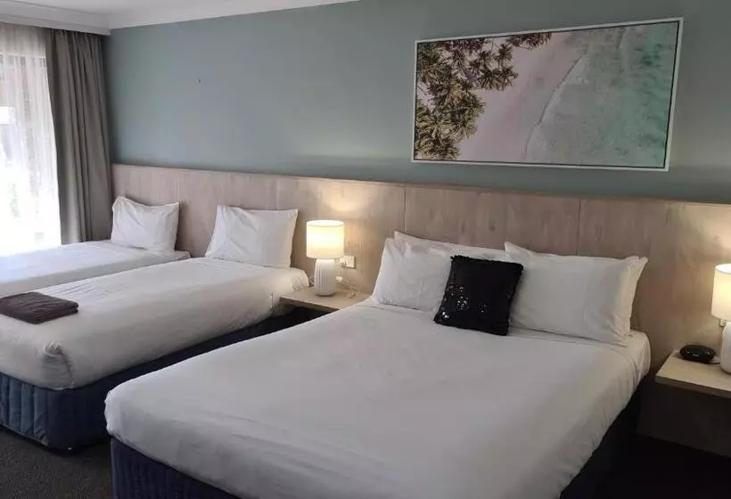 クラブスイート, Tea Gardens Motel