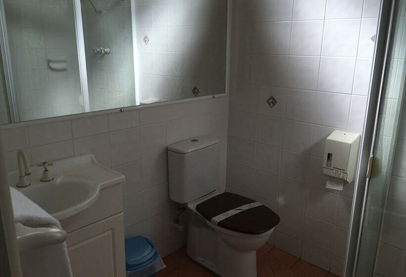 Номер Deluxe, Town And Country Motel