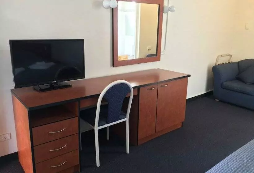 デラックスルーム, Town And Country Motel