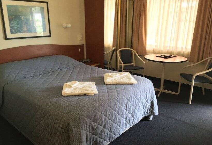 Номер Deluxe, Town And Country Motel
