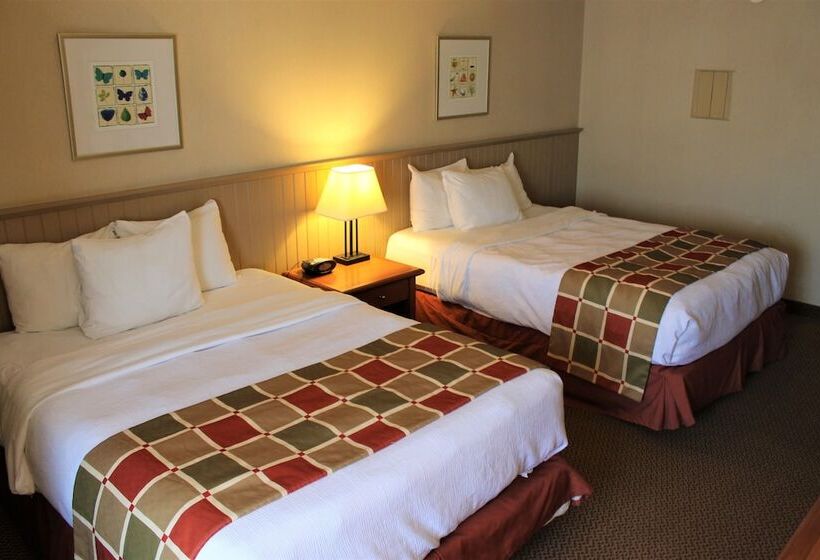 ２ダブルベッドのスタンダードルーム, Charlottetown Inn & Conference Centre