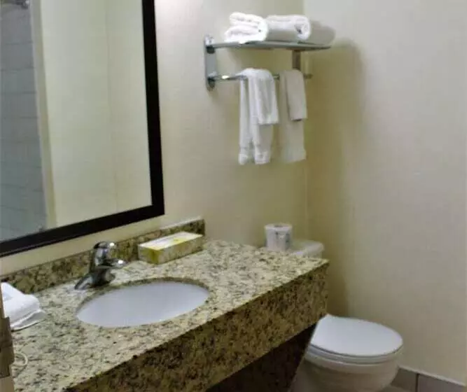 سوییت, Charlottetown Inn & Conference Centre
