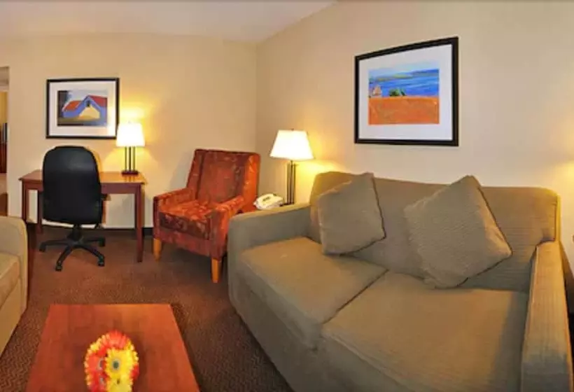 سوییت, Charlottetown Inn & Conference Centre