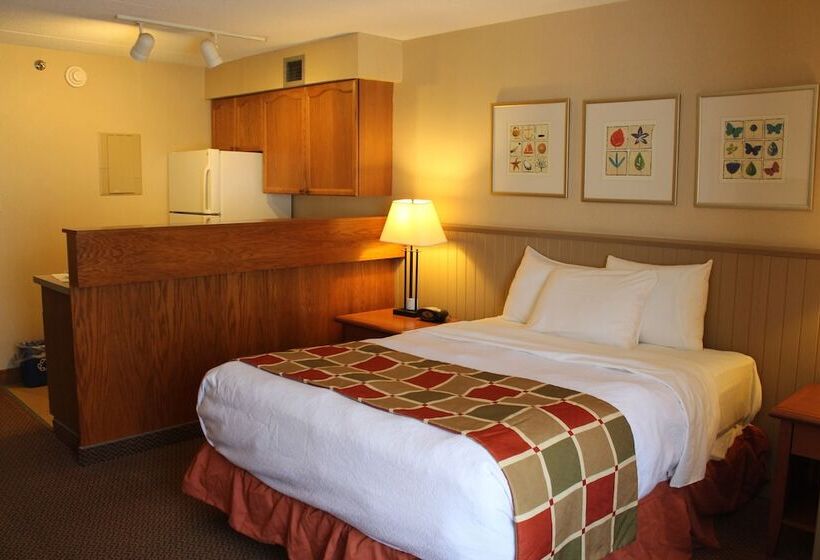 Suite, Charlottetown Inn & Conference Centre