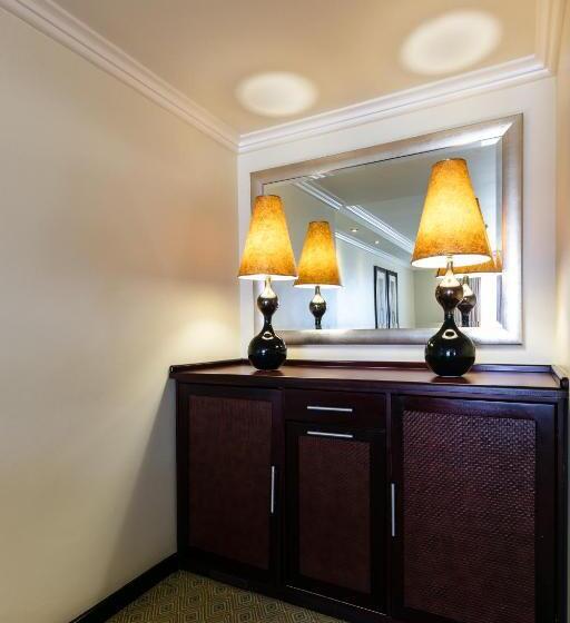 주니어 스위트, Cresta President