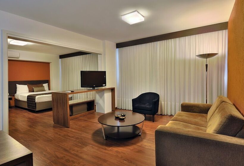 חדר דלוקס, Deville Curitiba Batel