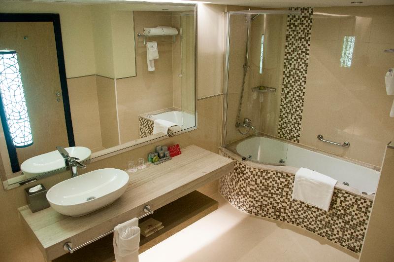 اتاق سوپریور, Gulf Hotel Bahrain