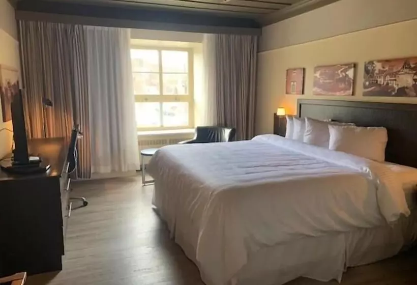 اتاق اجرایی با چشم‌انداز دریا, Hôtel Le Manoir