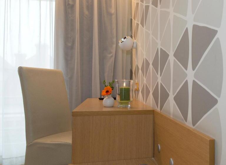 スタンダードルーム, Maxim