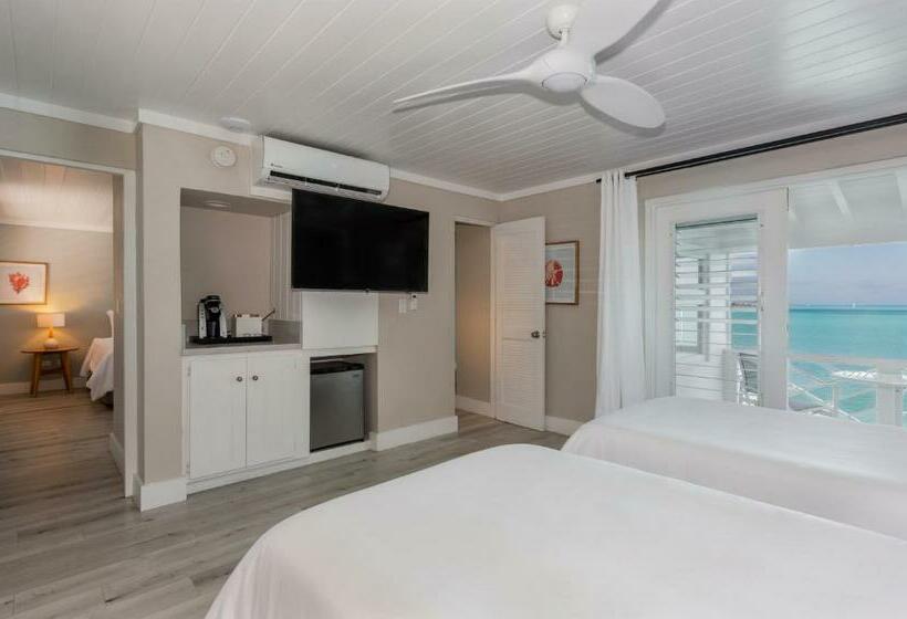 سوییت خانوادگی, Peace And Plenty Resort