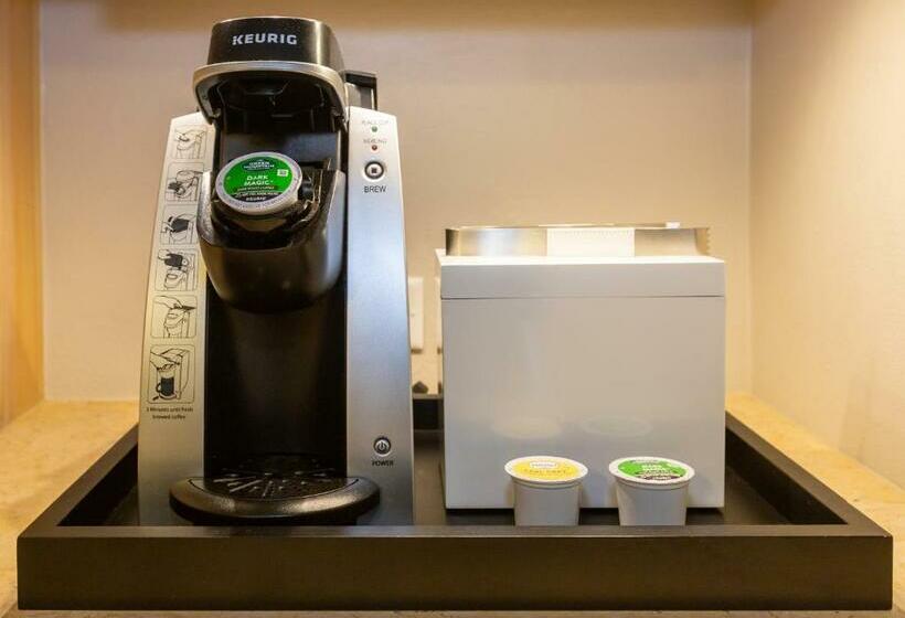 سوئیت 2 خوابه, Peace And Plenty Resort