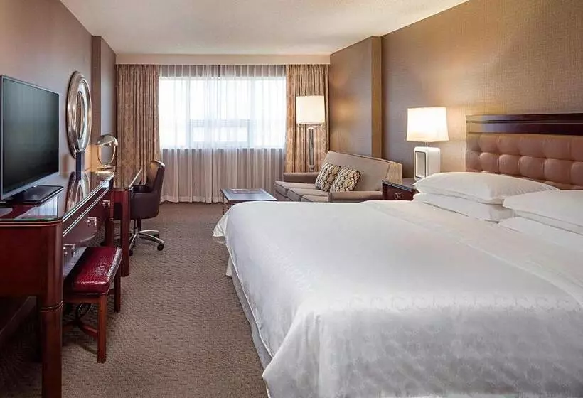 Quarto Clássica Cama King, Sheraton Cavalier Calgary