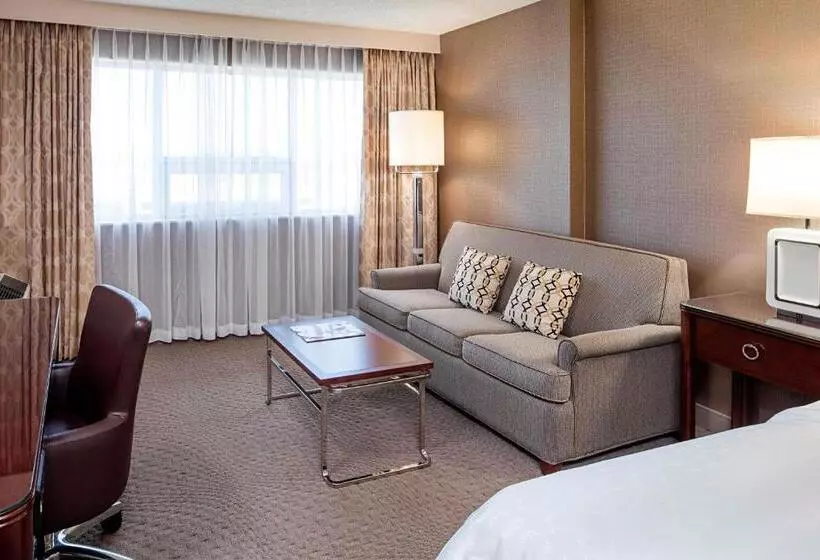 Quarto Clássica Cama King, Sheraton Cavalier Calgary