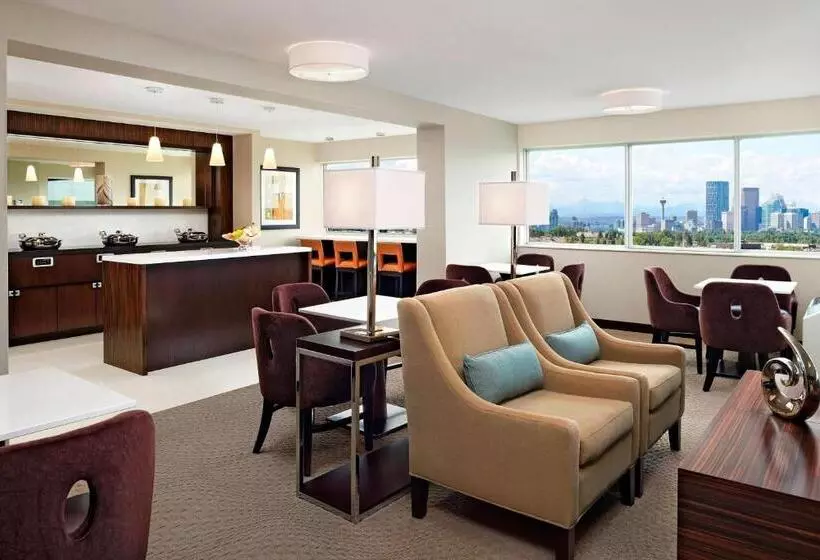 Quarto Club Cama King, Sheraton Cavalier Calgary