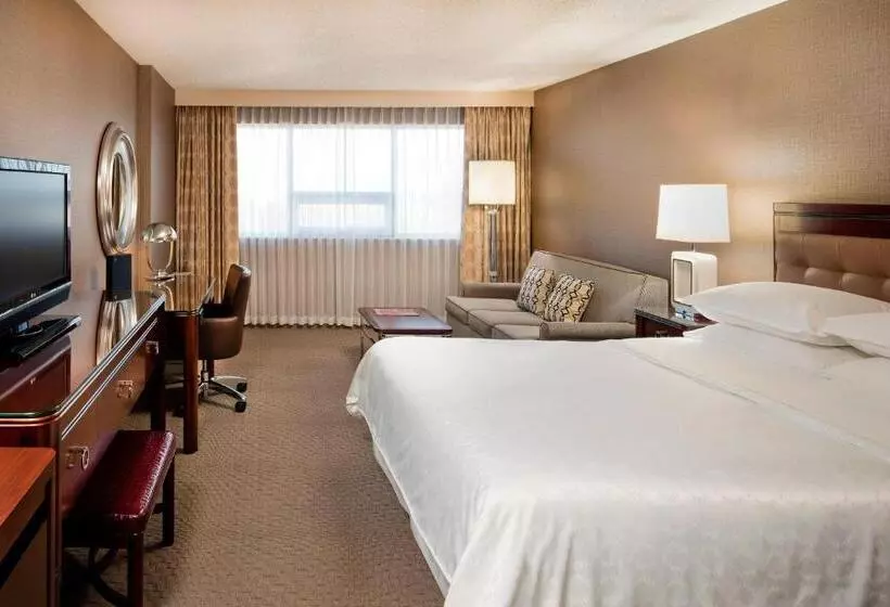 Quarto Clássico Cama Queen, Sheraton Cavalier Calgary