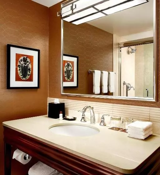 Quarto Standard Cama King, Sheraton Cavalier Calgary