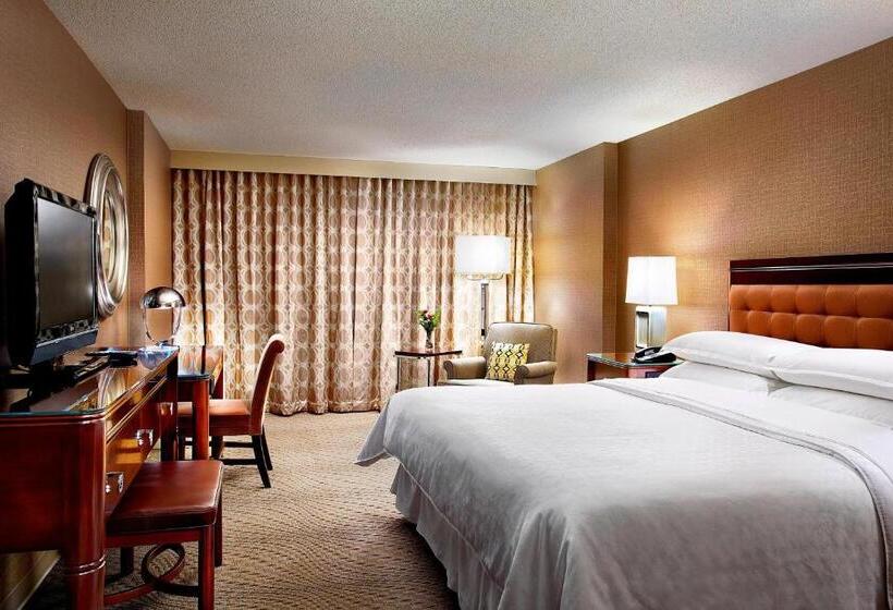 キングサイズベッドのクラブルーム, Sheraton Cavalier Calgary