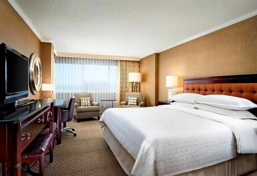 Quarto Club Cama King, Sheraton Cavalier Calgary