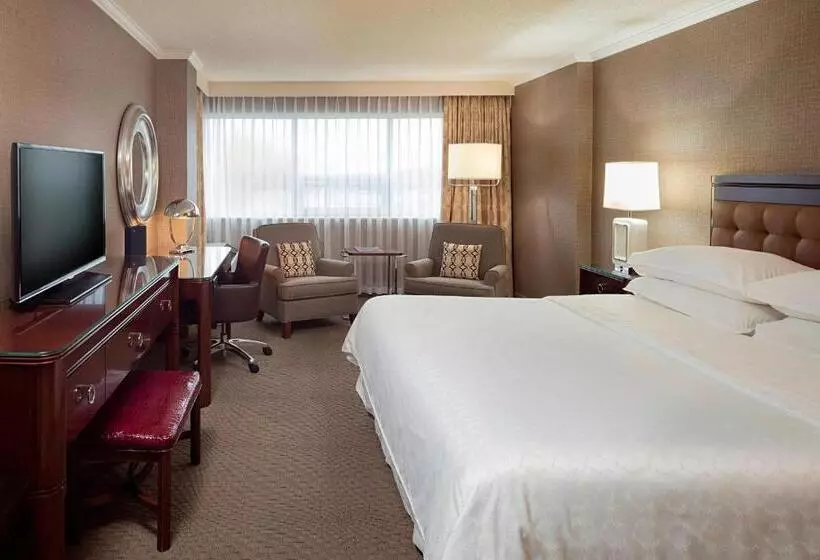 Quarto Club Cama King, Sheraton Cavalier Calgary
