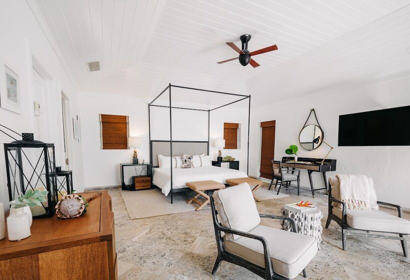 خانه 2 خوابه, Pink Sands Resort