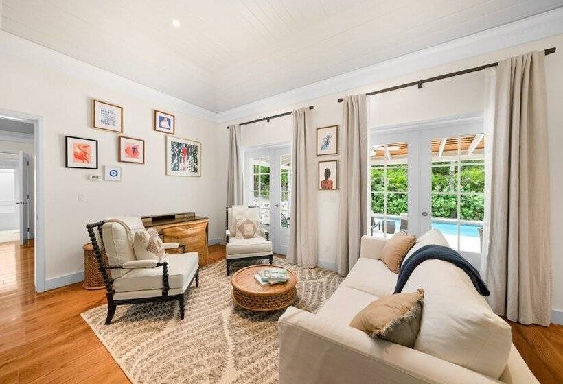 ویلای 2 خوابه, Pink Sands Resort