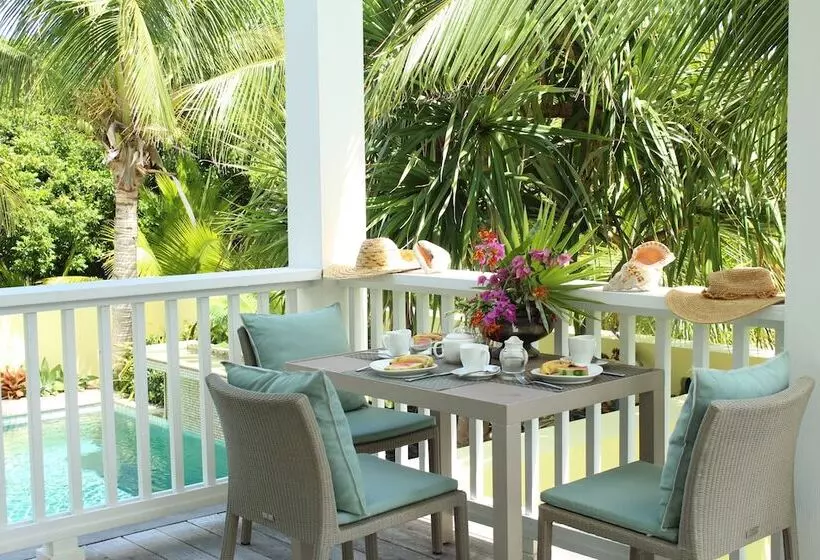 خانه 4 خوابه, Pink Sands Resort