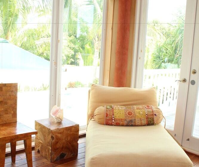 خانه 4 خوابه, Pink Sands Resort