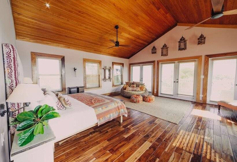 خانه 4 خوابه, Pink Sands Resort