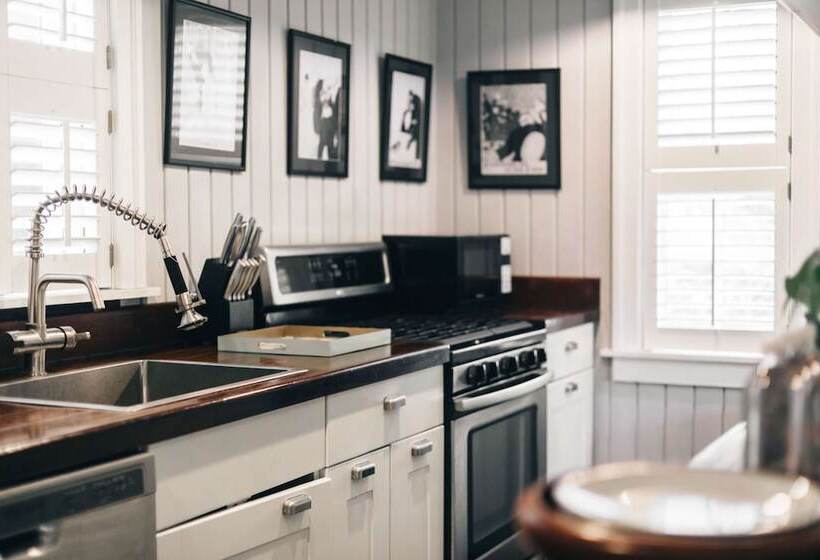 خانه 3 خوابه, Pink Sands Resort