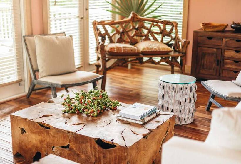 خانه 4 خوابه, Pink Sands Resort