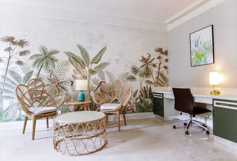 جناح مطلّ علي البحر, British Colonial Nassau